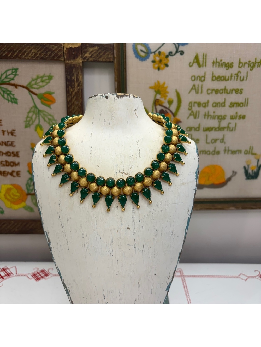 Mimi di N gold tone & jade glass statement choker vintage 60s